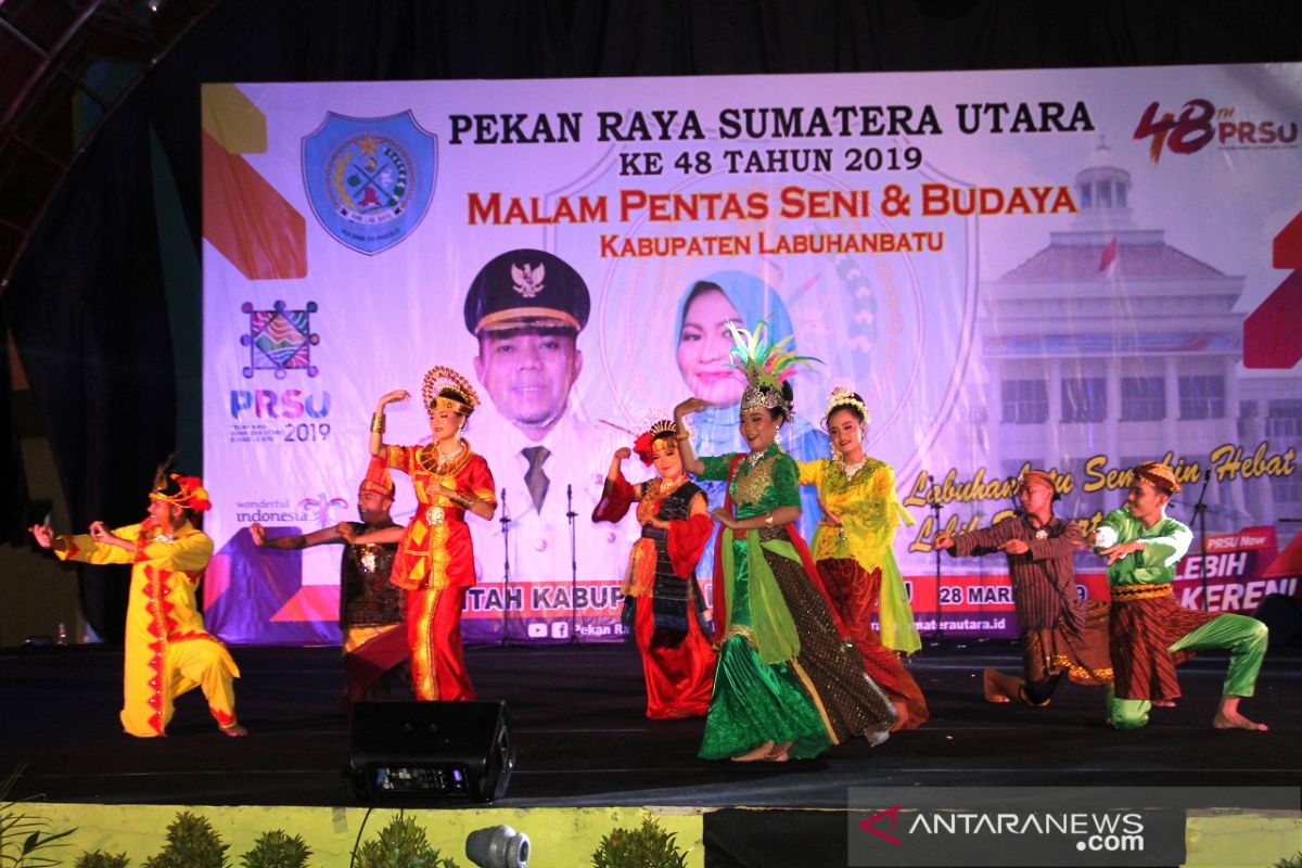 Tarian 'Pesta Panen' meriahkan pentas seni budaya Kabupaten Labuhanbatu di PRSU