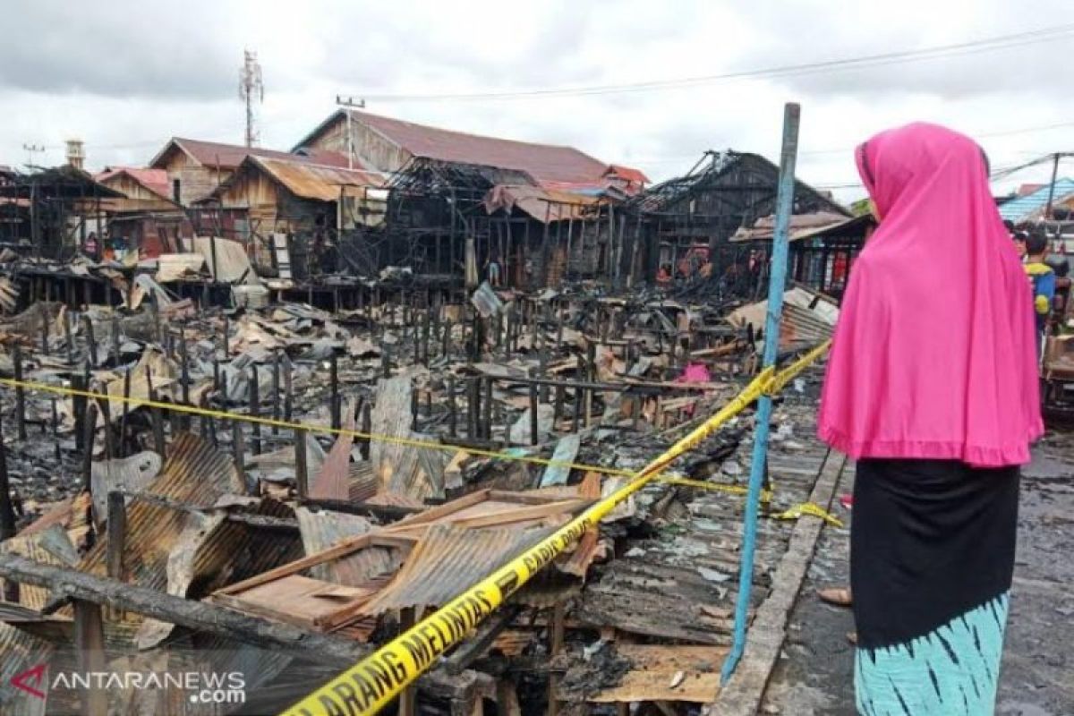Ratusan Rumah Berbahan Kayu Terbakar di Palangka Raya