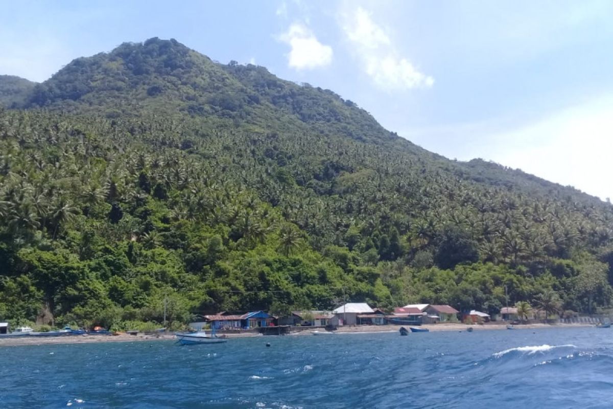 Di pesisir Pulau Hiri-Malut, Pemkot Ternate bangun internet gratis