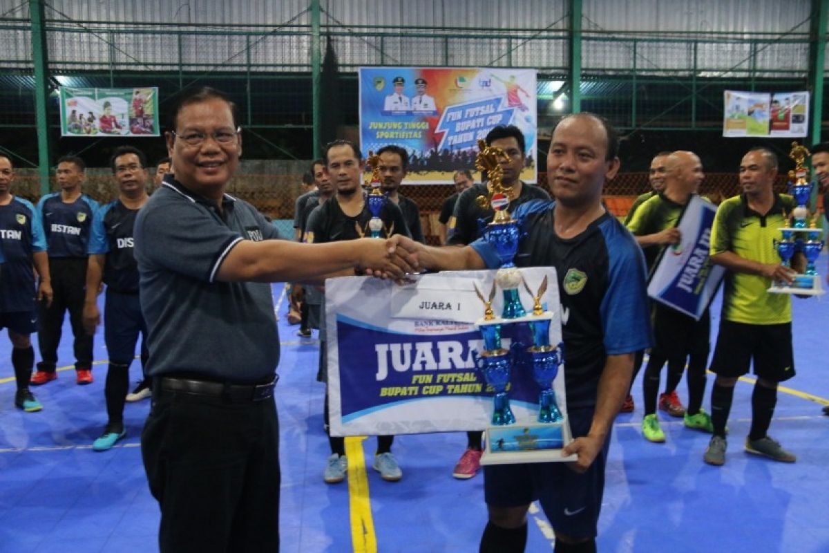Dinas Pertanian juara Bupati Cup Fun Futsal