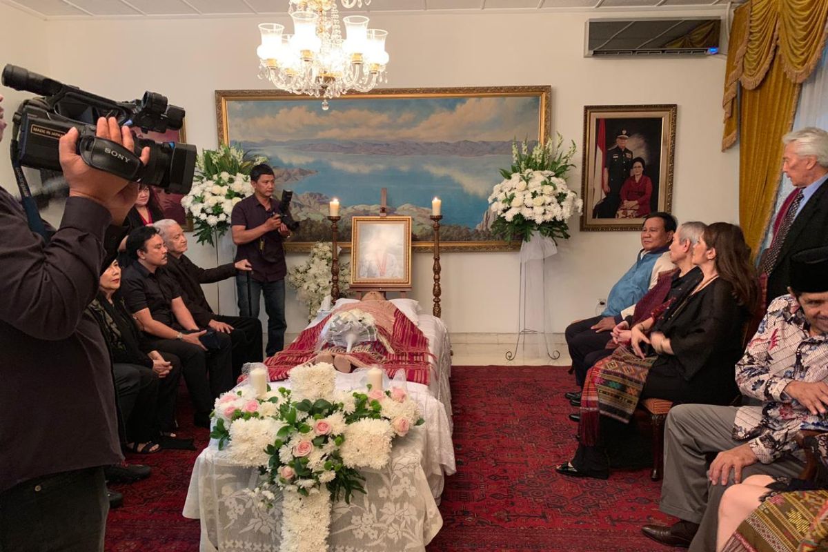 Usai debat, Prabowo melayat ke rumah duka istri Jenderal Panggabean