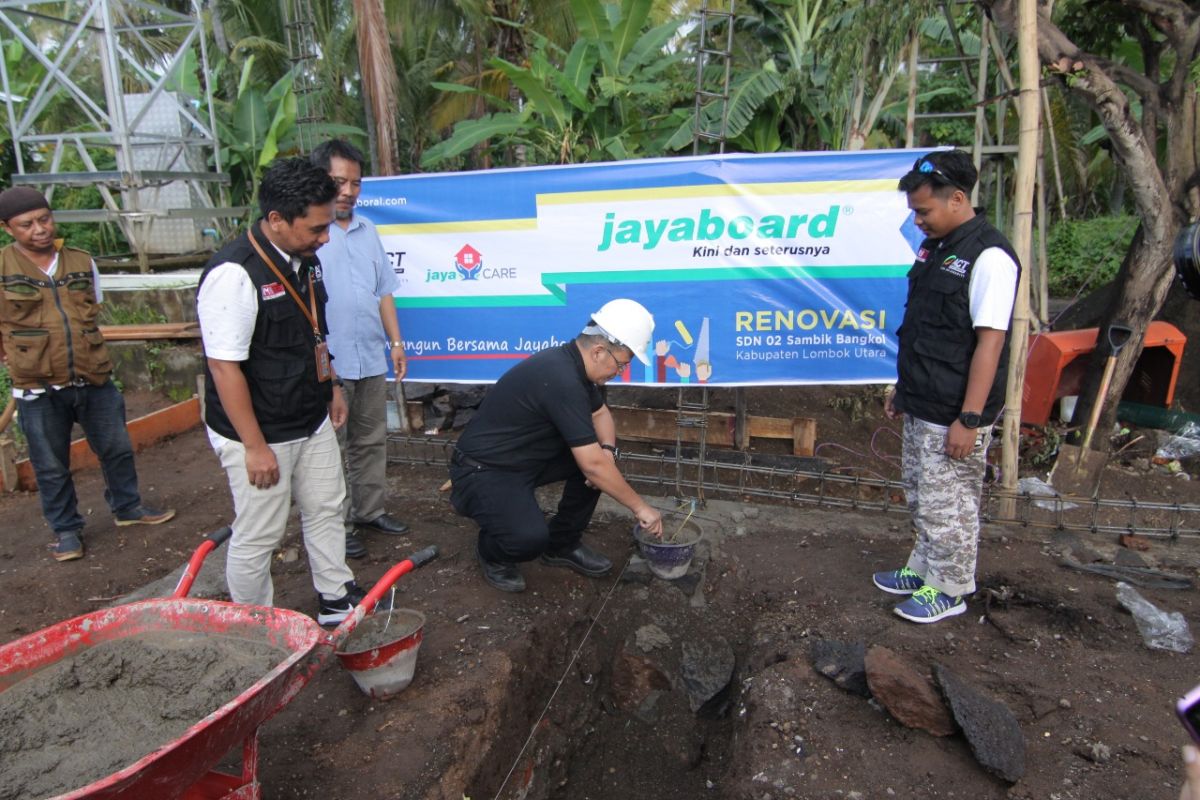 Jayaboard-ACT merestorasi gedung sekolah di Lombok Utara