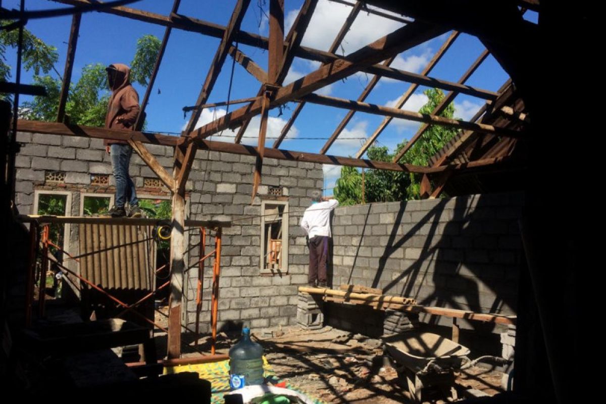 Kabupaten OKU bedah ratusan rumah tak layak huni