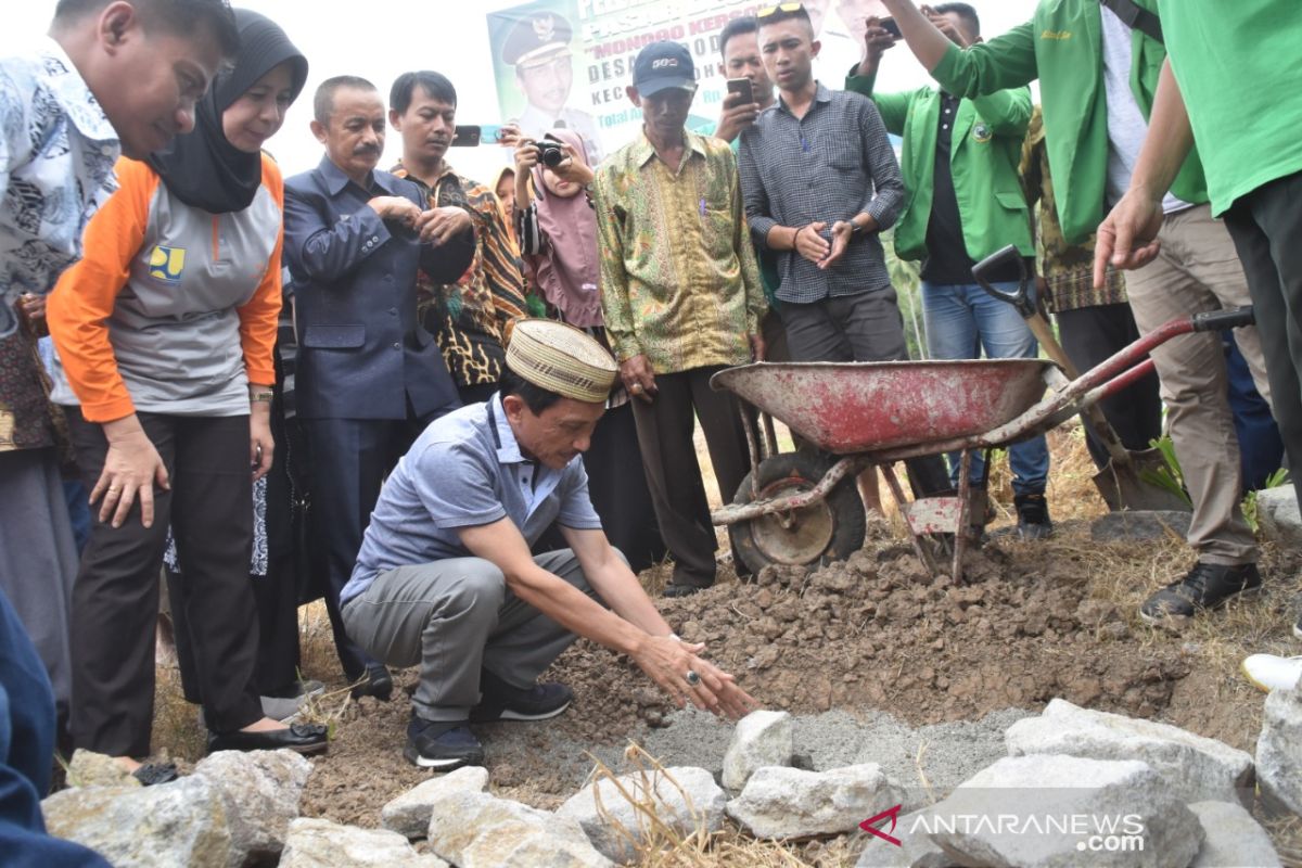 Pasar buah Monggo Kerso dibangun gunakan dana desa Rp398 juta