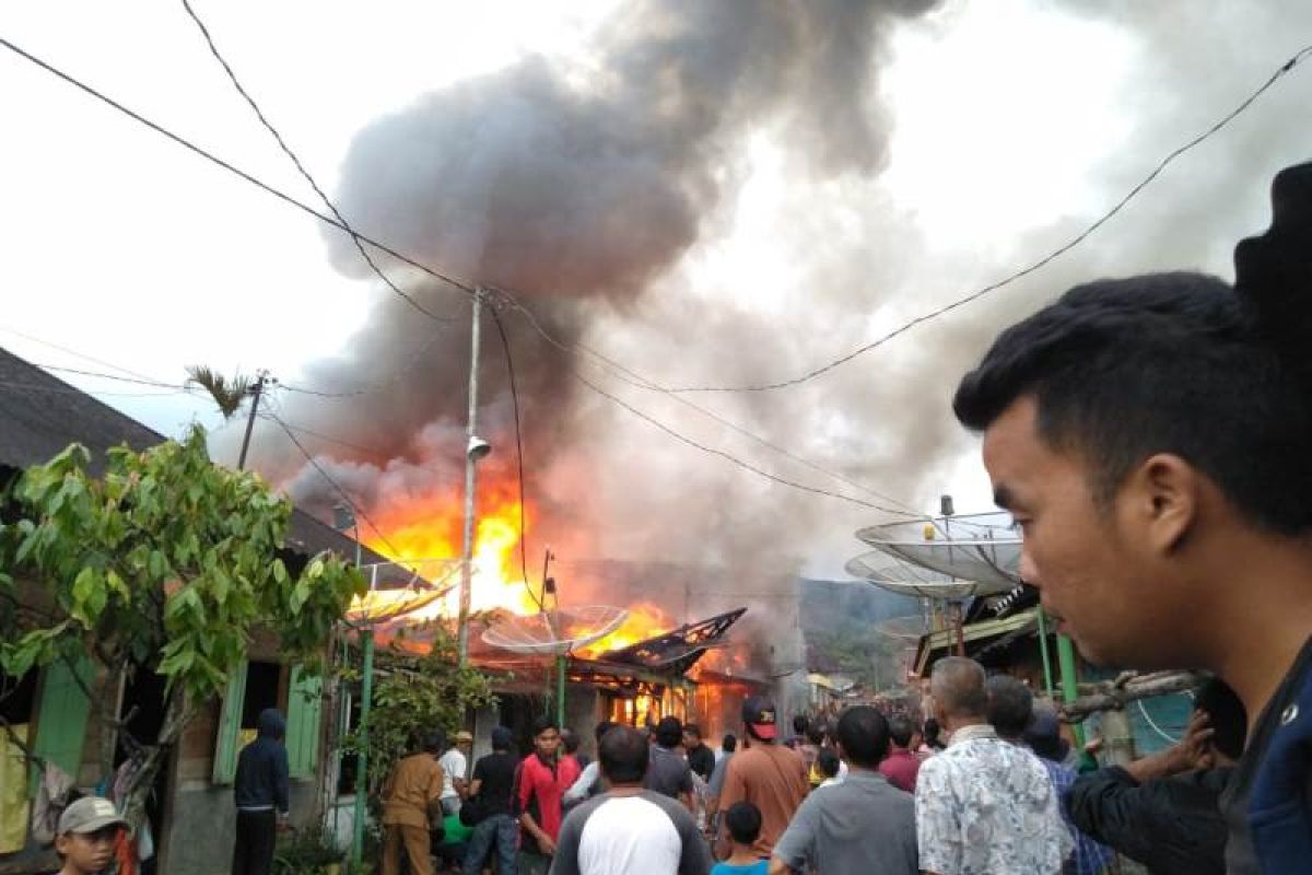 Empat rumah di Tapsel ludes terbakar