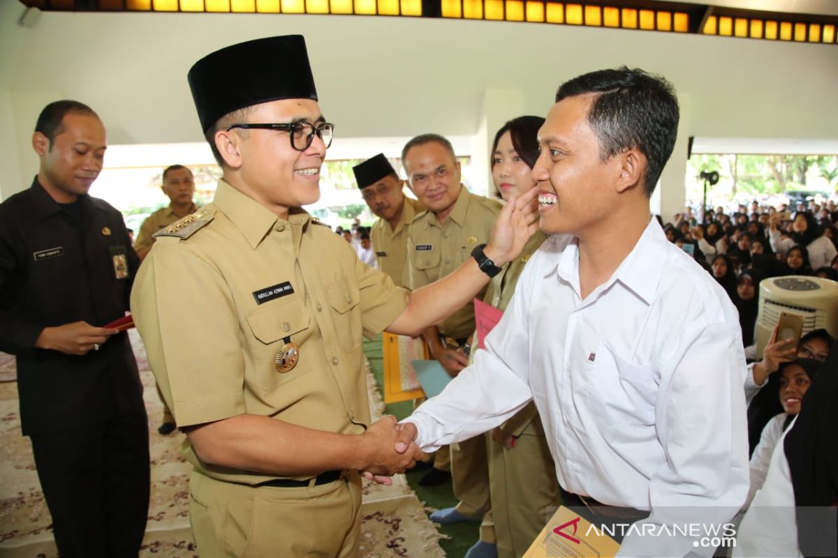 Bupati Banyuwangi serahkan SK pengangkatan PNS