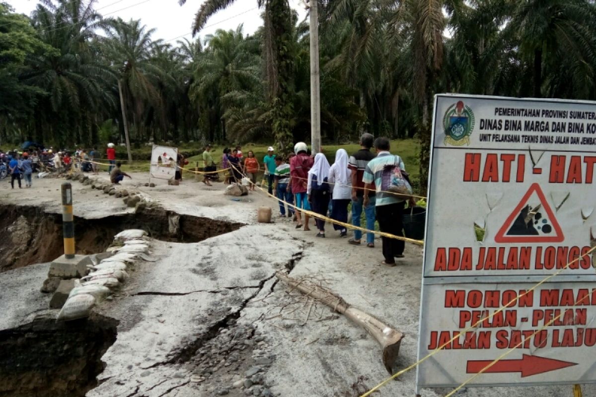 Akses Tanah Jawa Simalungun putus total