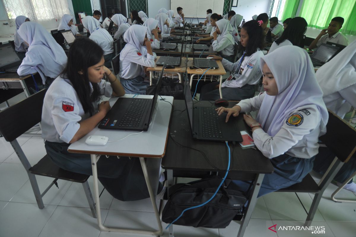 Hari pertama UNBK di Pasigala berjalan lancar