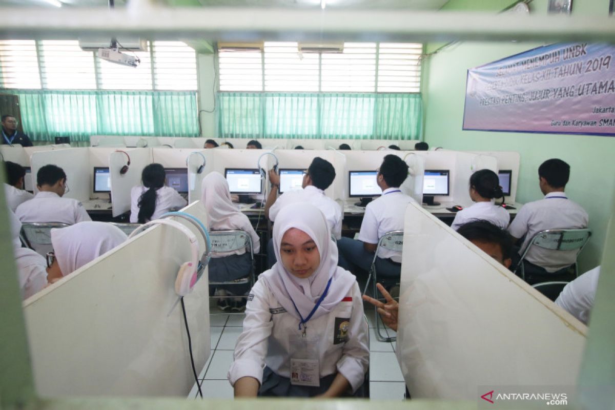 Menag tinjau UNBK Madrasah Aliyah Negeri 15