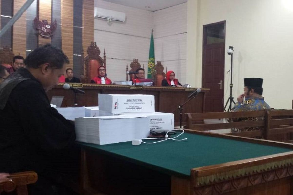 Bupati Lampung Selatan nonaktif dituntut 15 tahun penjara