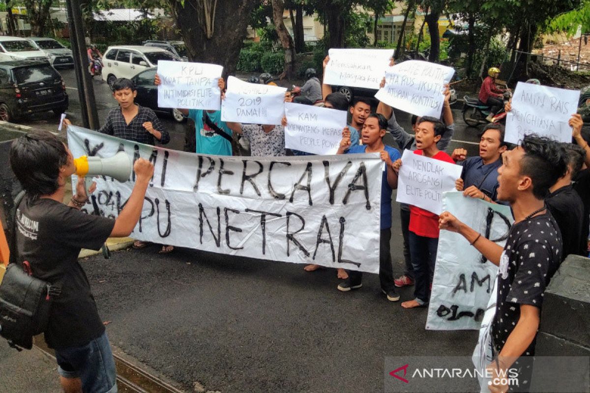 Aliansi Mahasiswa Semarang kritisi pernyataan "people power" Amien Rais
