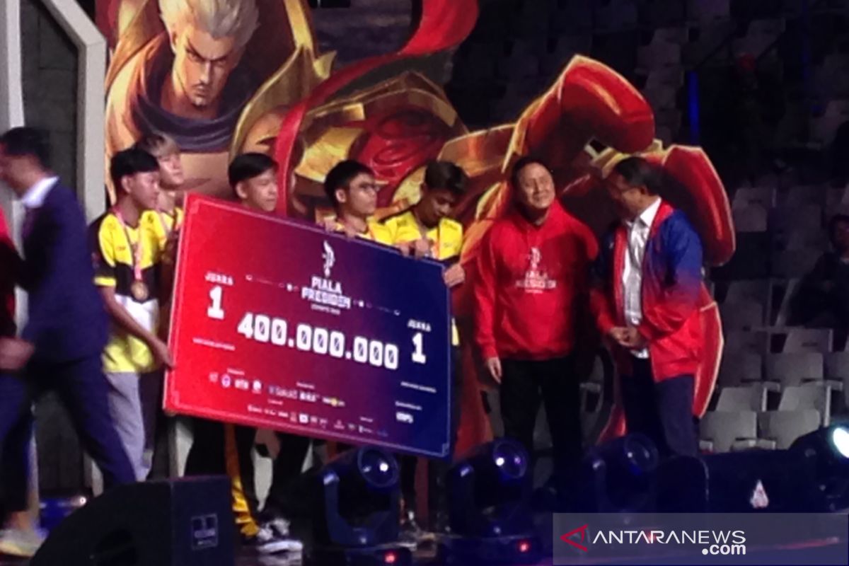 Bungkam Louvre.JG, ONIC juarai Piala Presiden Esports 2019