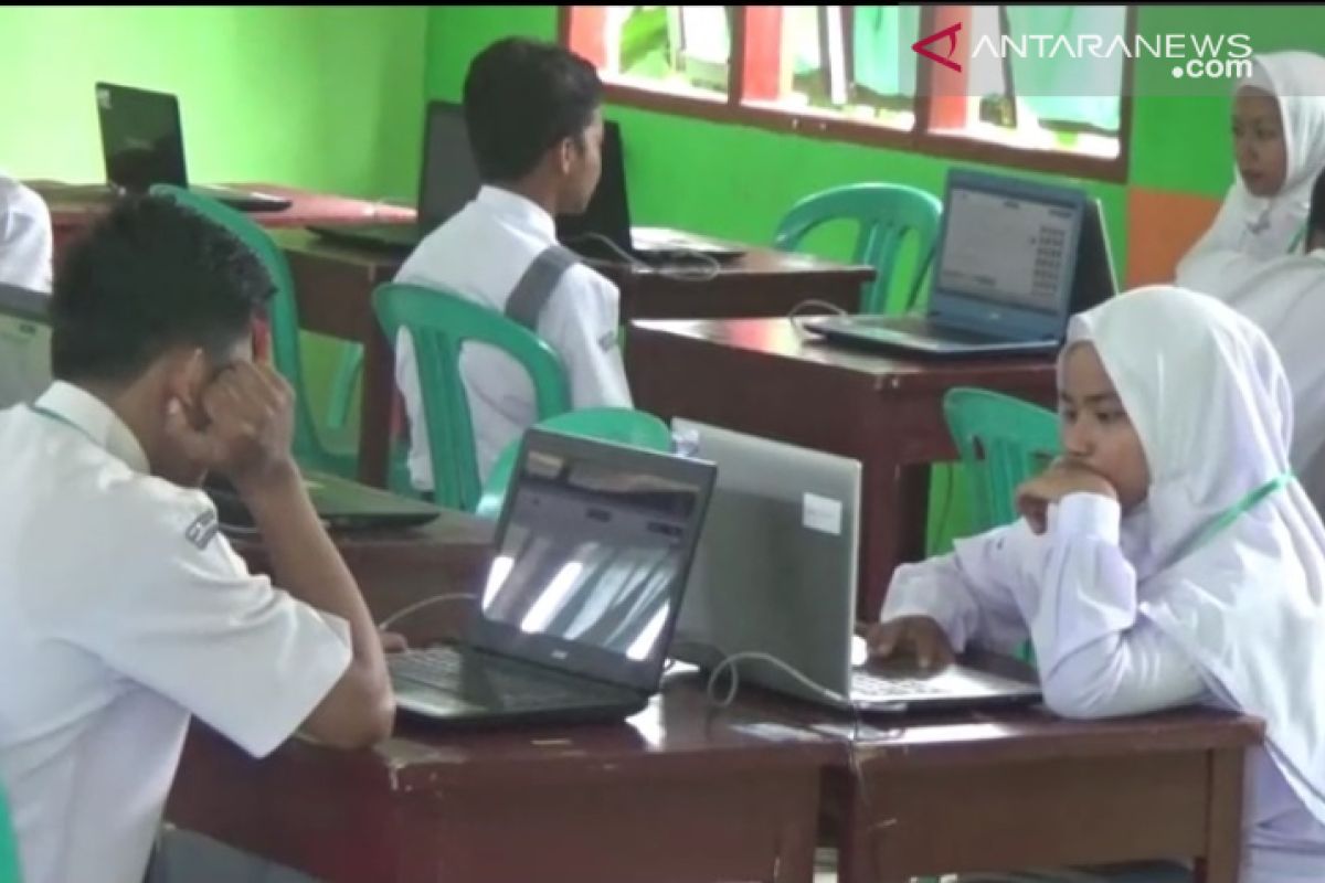 Pelaksanan UNBK MAN di Pasaman Barat minim sarana prasarana