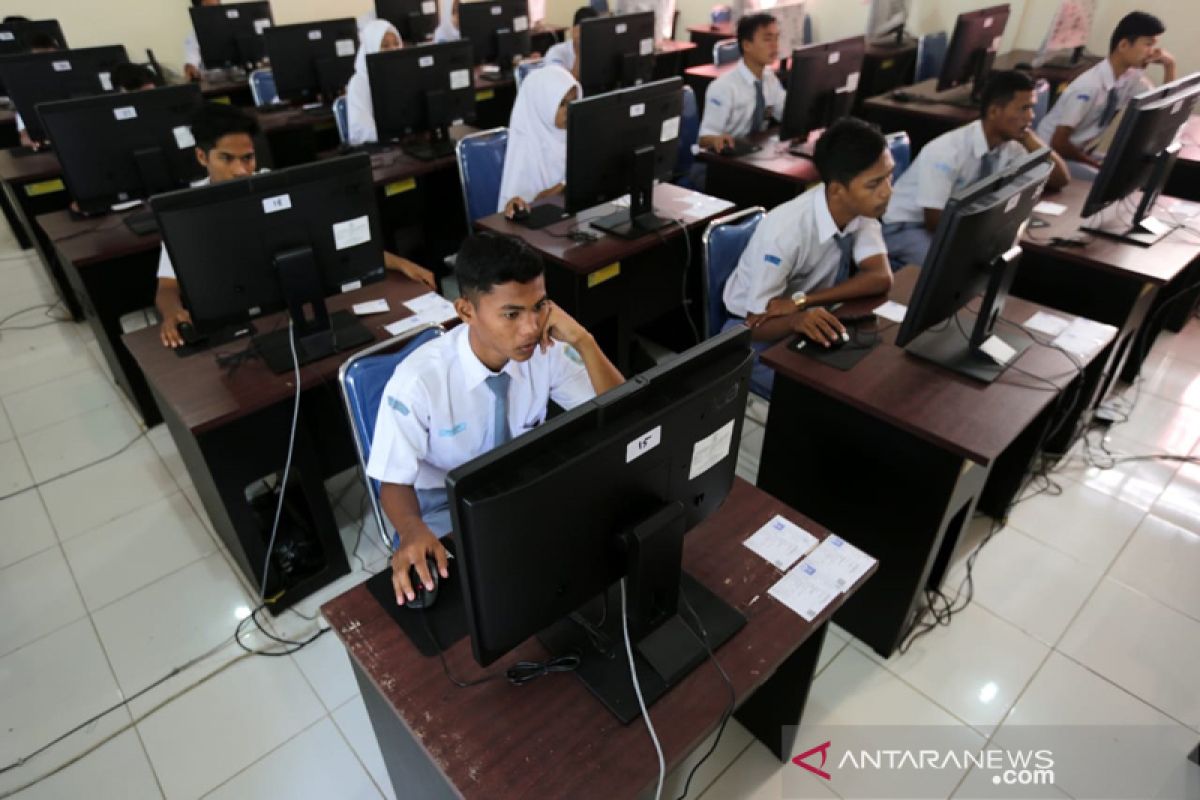 Hari pertama ujian nasional di Aceh berlangsung lancar