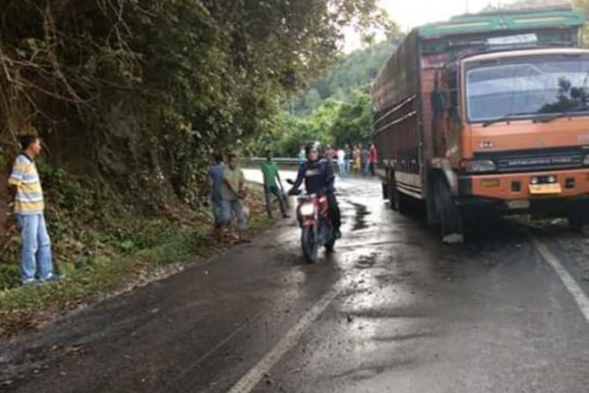 Pemprov diminta batasi truk CPO melintasi Meulaboh-Banda Aceh