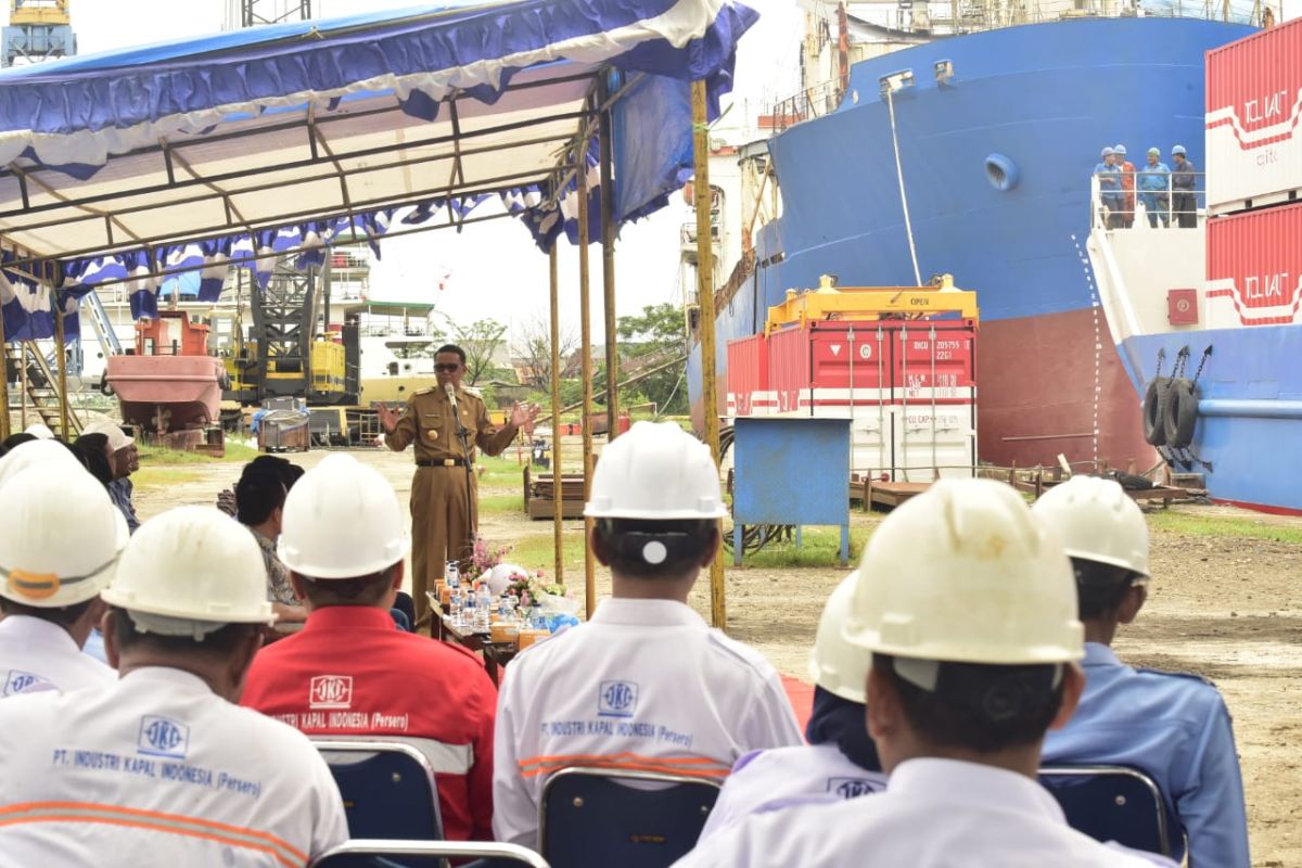 Gubernur Sulsel melepas KM Kendhaga Nusantara 11 produksi PT IKI