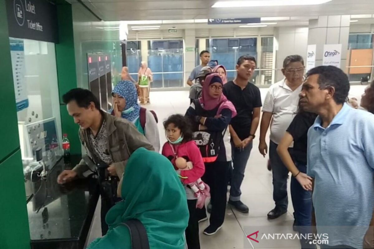 Pengguna kendaraan pribadi mulai beralih ke MRT