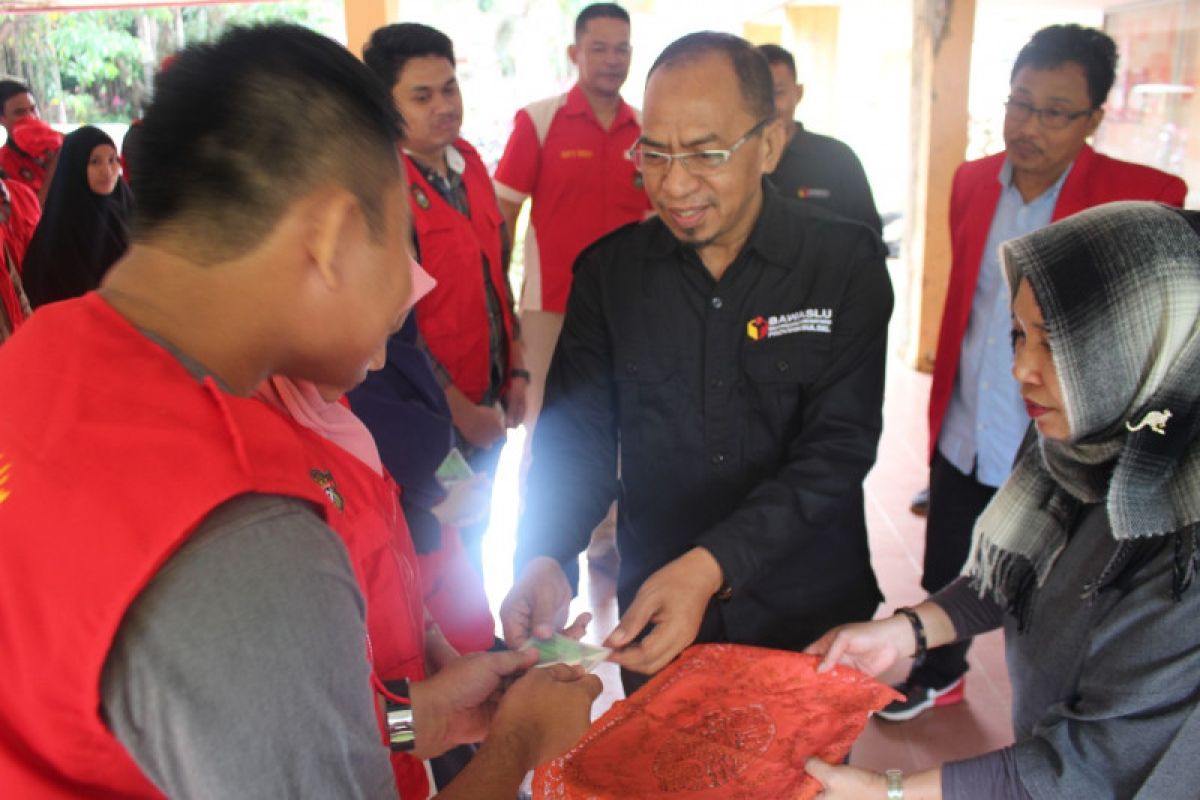 Bawaslu-Unhas sebar mahasiswa KKN awasi pemilu di Sulsel