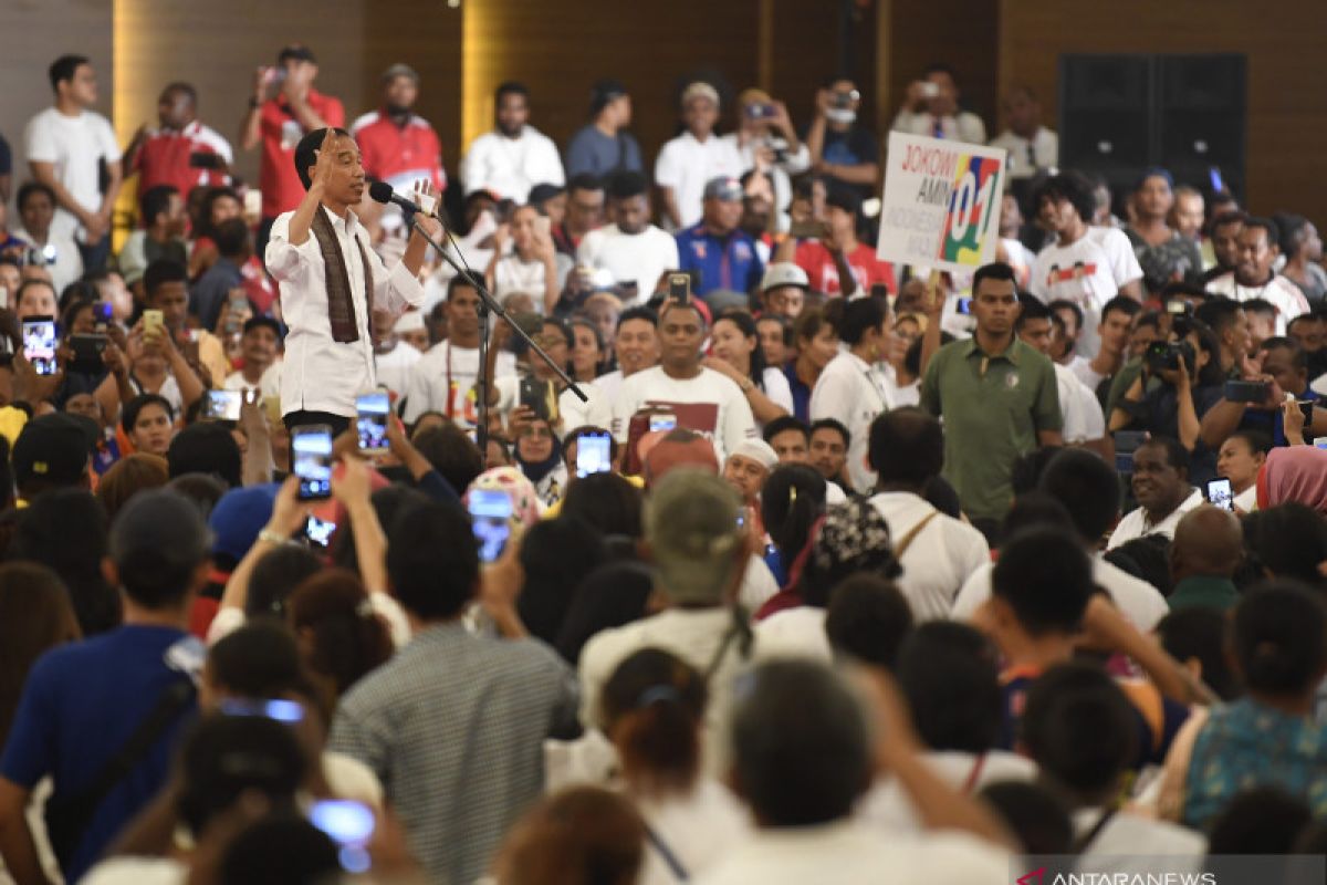 Jokowi ingin akses jalan antardaerah Papua Barat terhubung