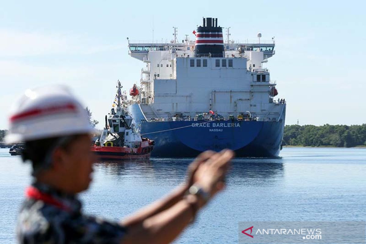 Kapal Kargo pertama Perta Arun Gas