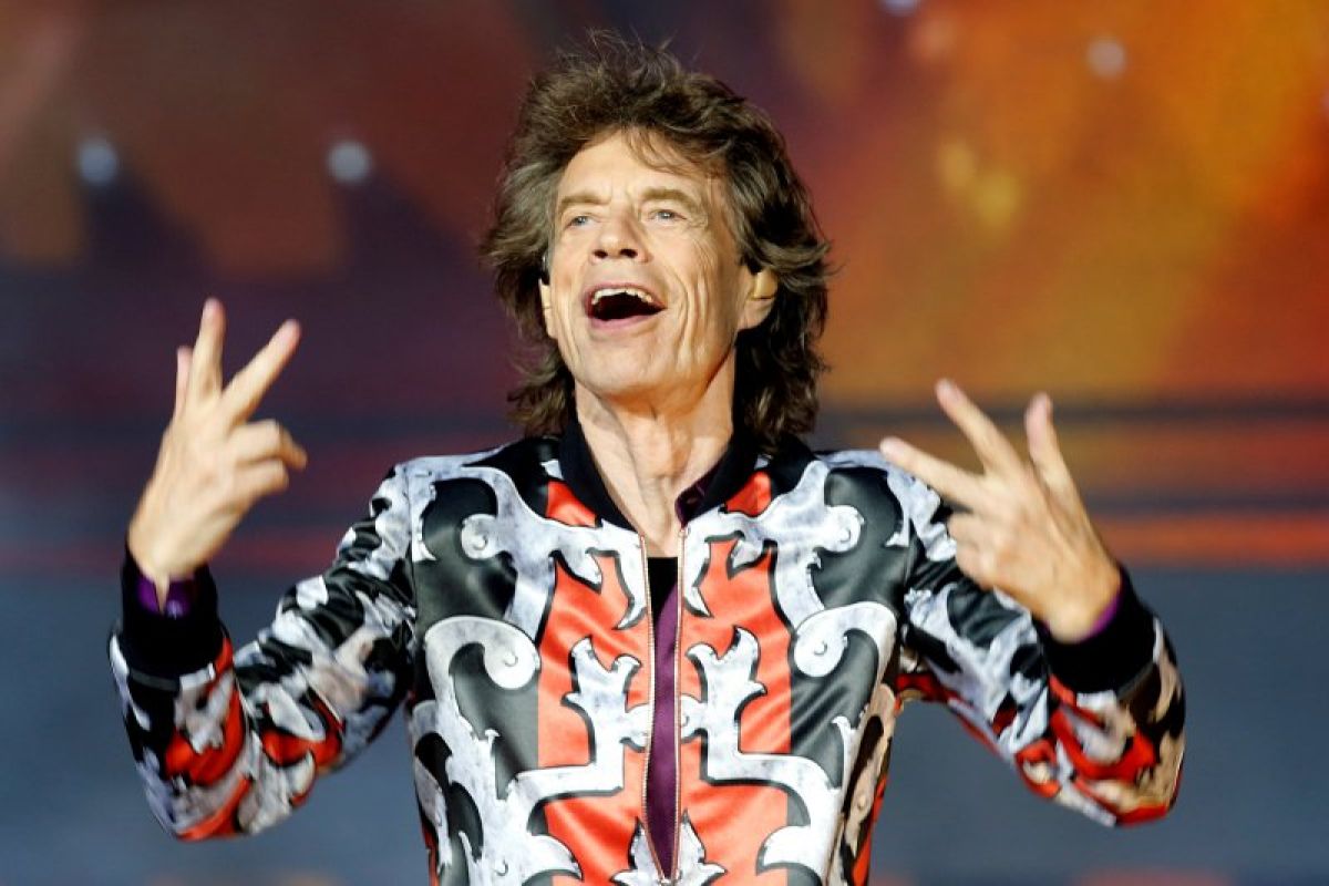 Mick Jagger bakal jalani operasi jantung