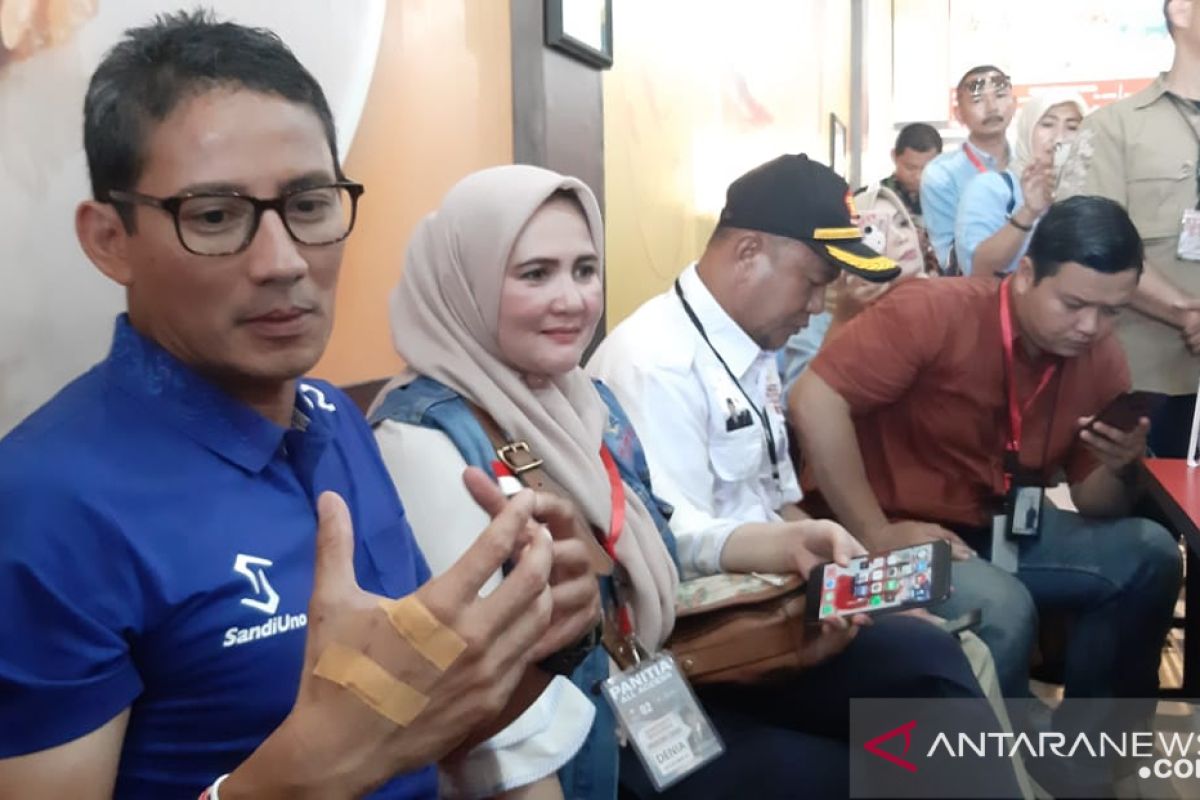 Sandiaga Uno awali kampanye di Kalbar dengan sarapan "bareng" media