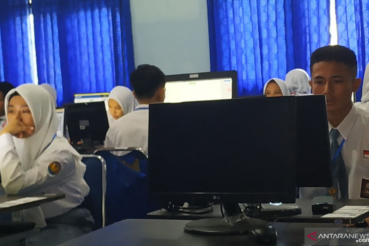 PLN diminta tidak padamkan listrik selama UNBK