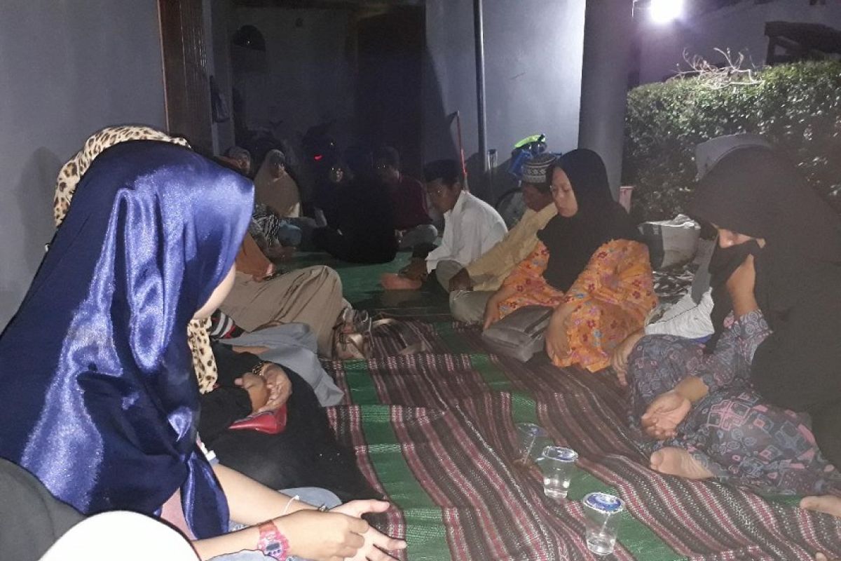 Temuan mayat dalam koper, warga padati rumah korban