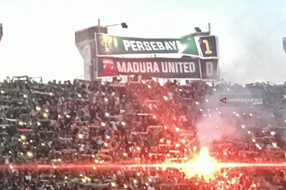 Mengejutkan, Persebaya bekuk MU 1-0