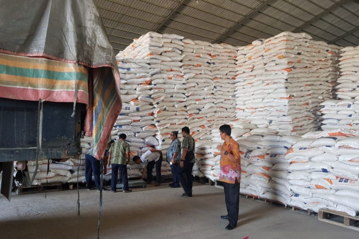 Begini cara Bulog jamin ketersedian bahan pokok di Riau