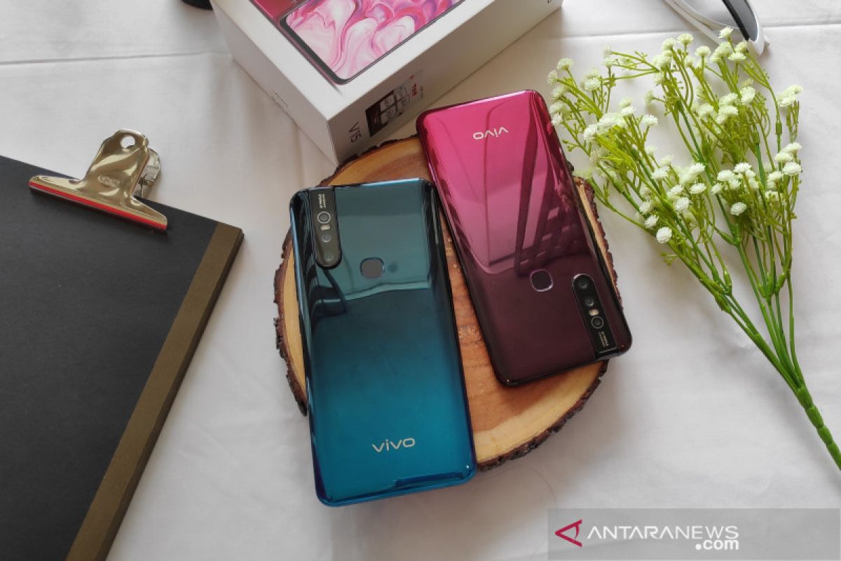 Vivo V15, keseruan selfie dengan kamera pop-up