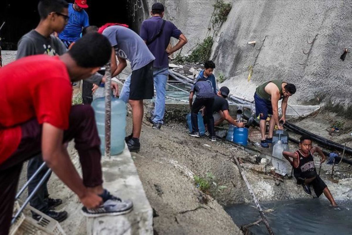 Penderitaan rakyat Venezuela tambah parah karena kekurangan air bersih