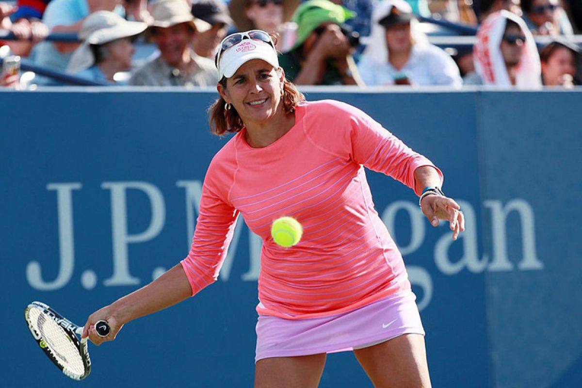 Gigi Fernandez terima cincin tanda kehormatan