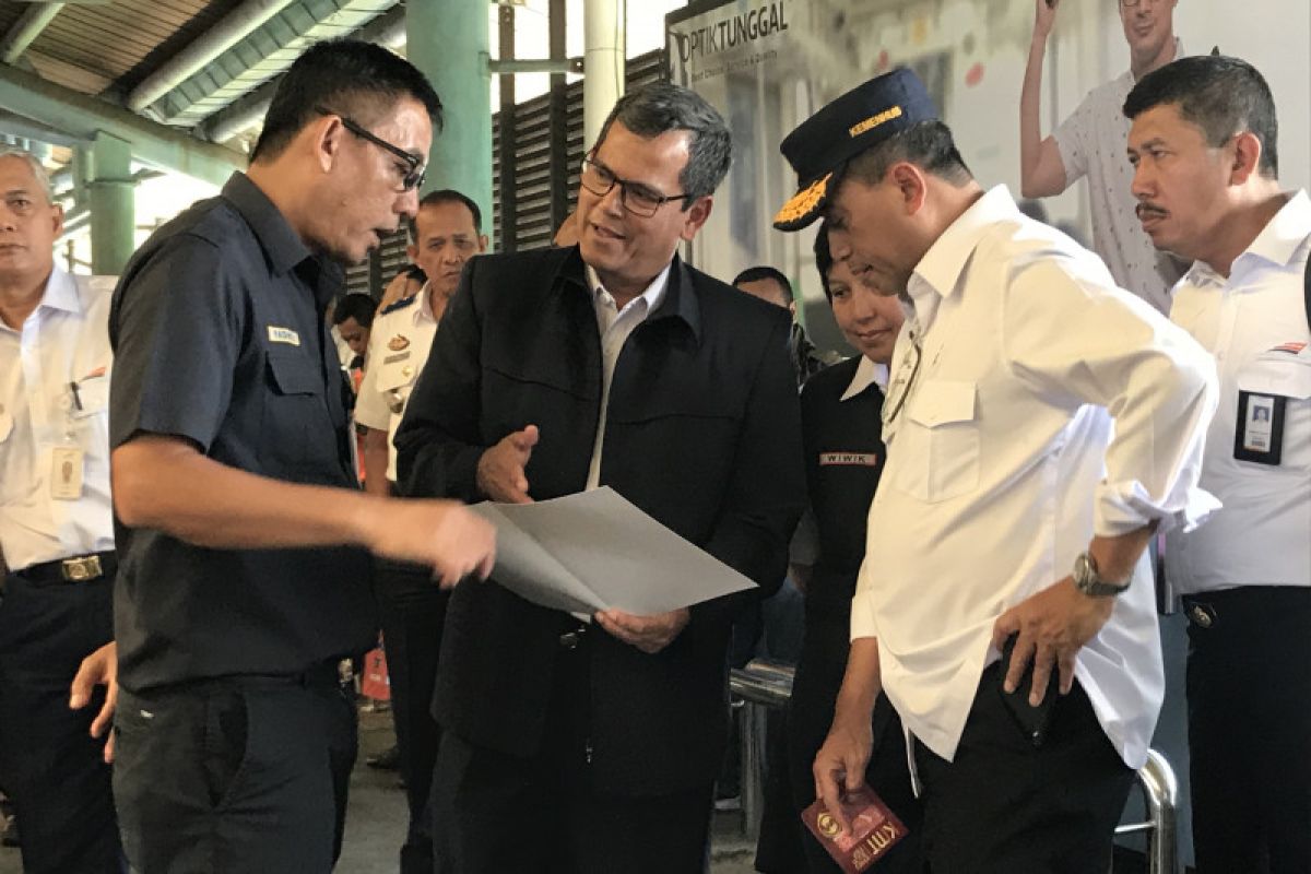 Banyak gangguan KRL, Menhub-KAI rapat di Stasiun Bogor