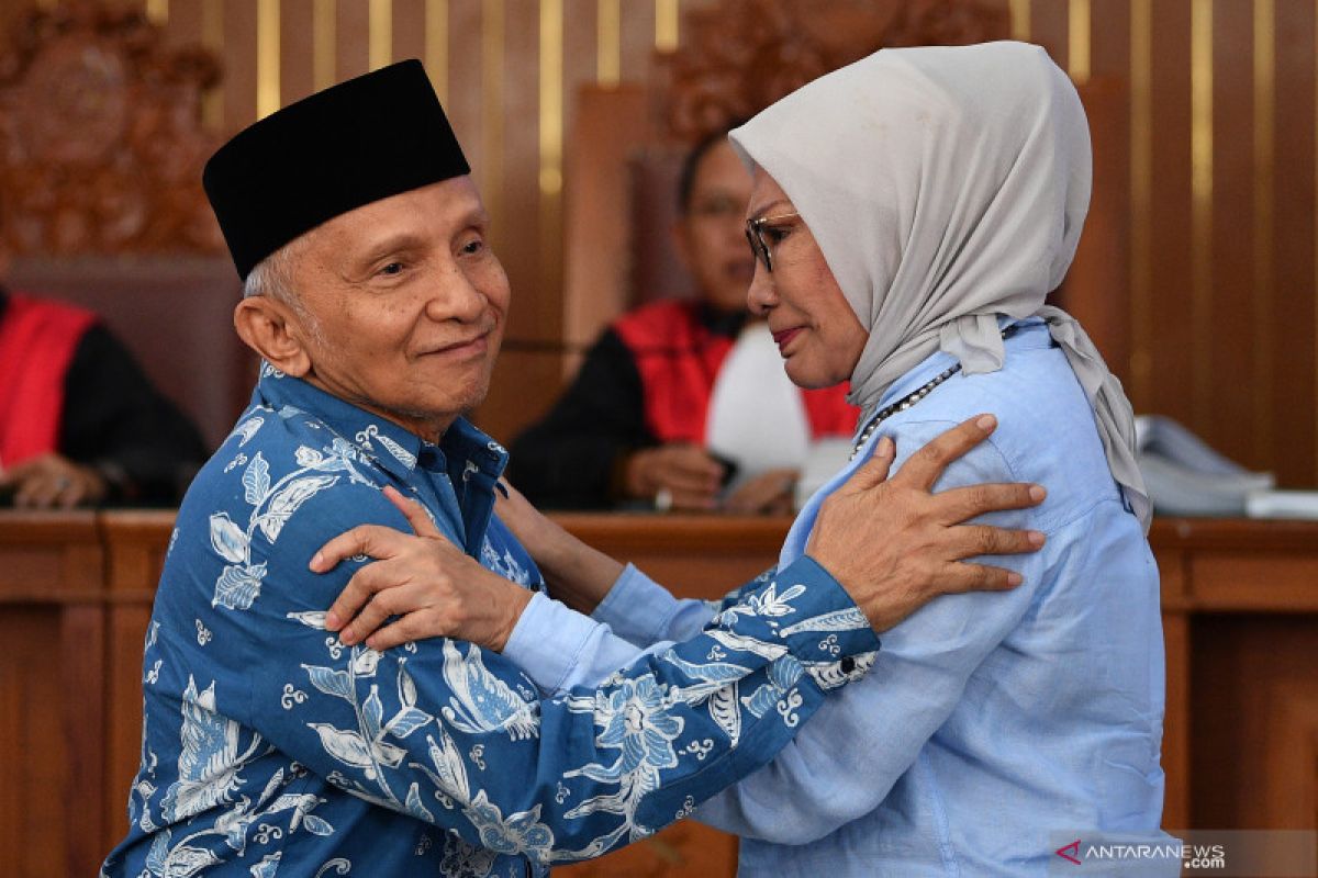 Ratna Sarumpaet keluhkan nyeri leher, ajukan izin pengobatan ke pengadilan