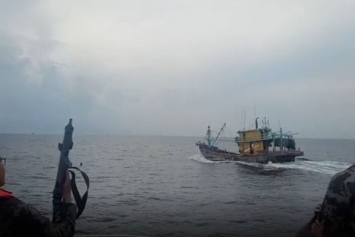 Kapal ikan  berbendera Malaysia ditangkap di Natuna Utara