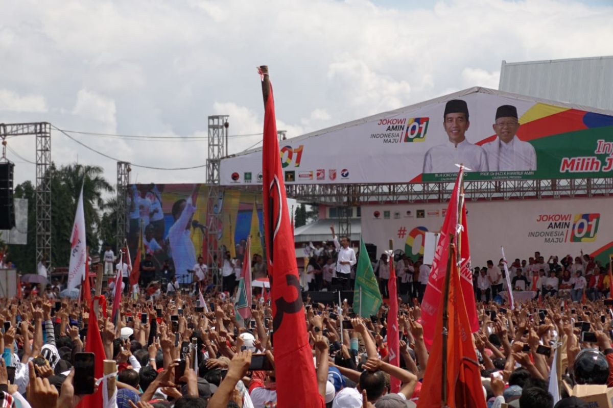 Jokowi ajak warga luruskan fitnah dan hoaks