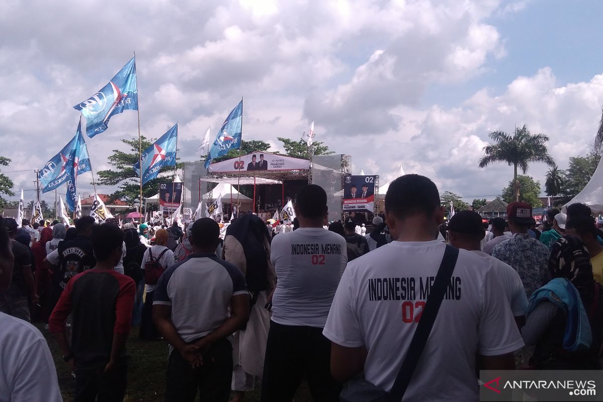 Warga padati tempat kampanye Prabowo di Pangkalpinang