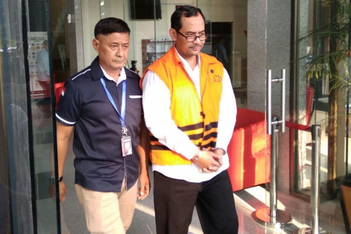 KPK perpanjang penahanan dua tersangka suap jabatan Kemenag