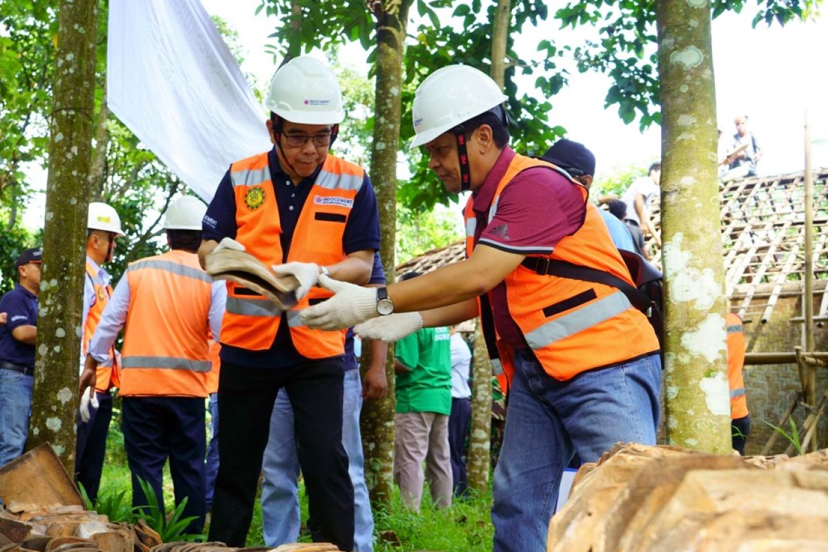 Indocement renovasi ratusan rumah tak layak huni