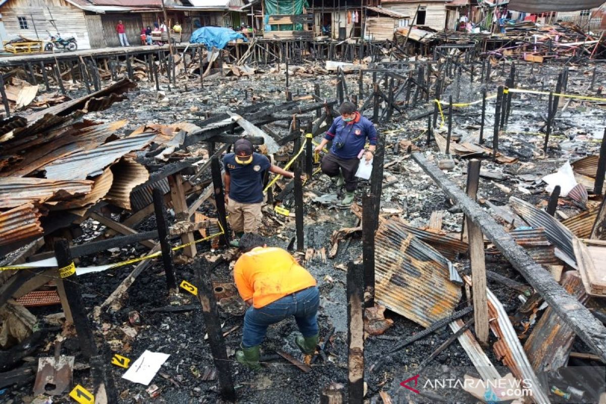 Tim Labfor Polri amankan kabel listrik dan arang bekas kebakaran di Palangka Raya