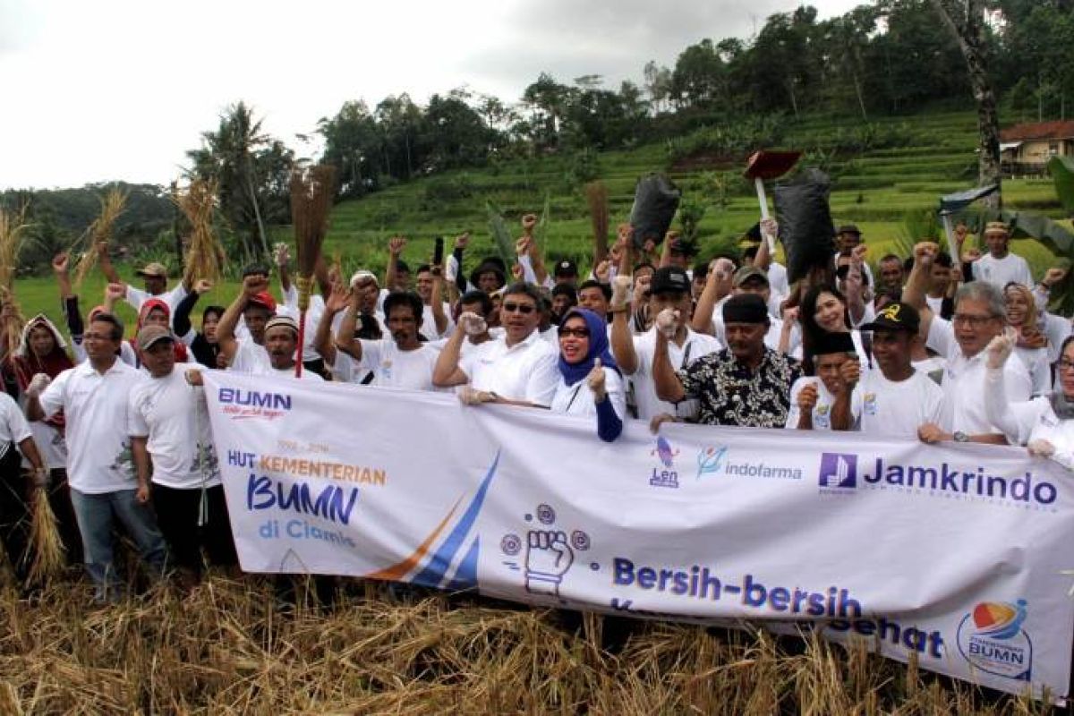 Perum Jamkrindo pimpin kegiatan padat karya di Ciamis