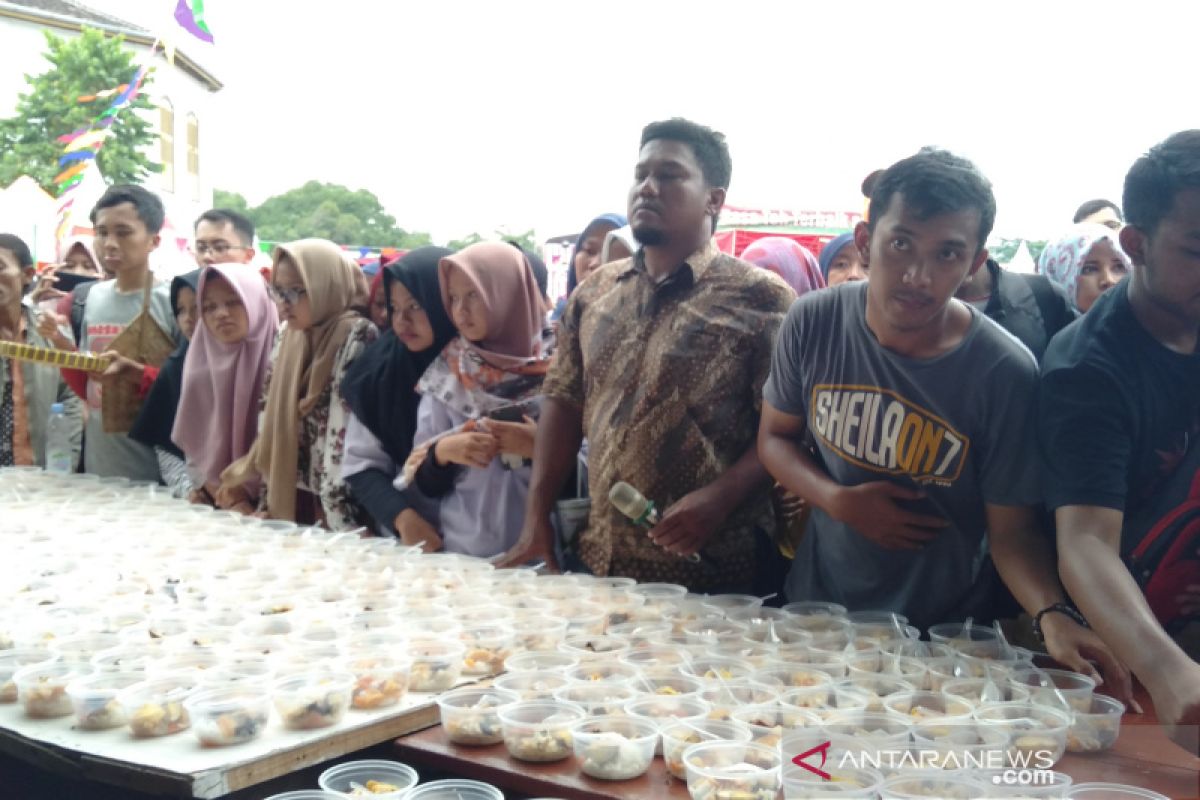 Festival Kuliner Solo ditandai lomba makan timlo