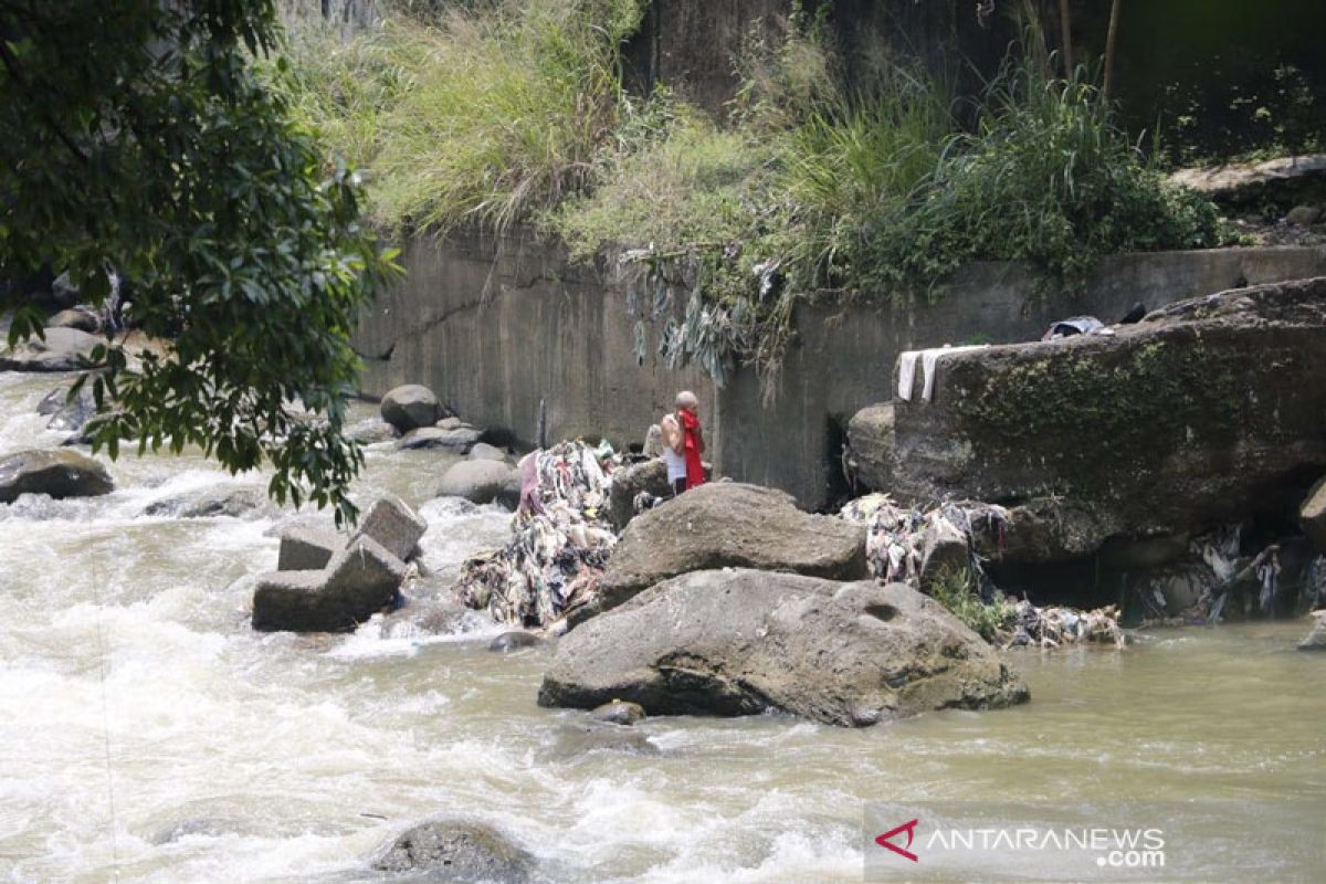 Wah, Ada 5.652 rumah di Bogor yang warganya buang tinja ke Ciliwung