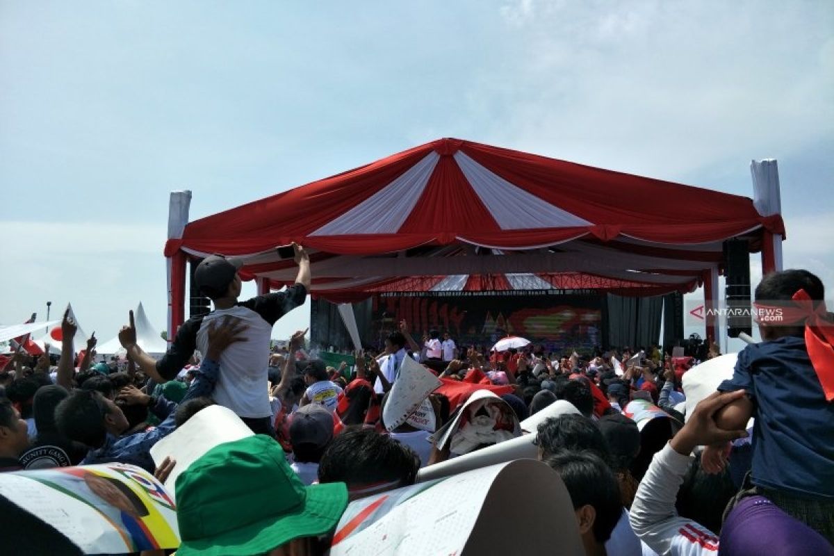 Calon Presiden Jokowi kampanye terbuka di Cirebon