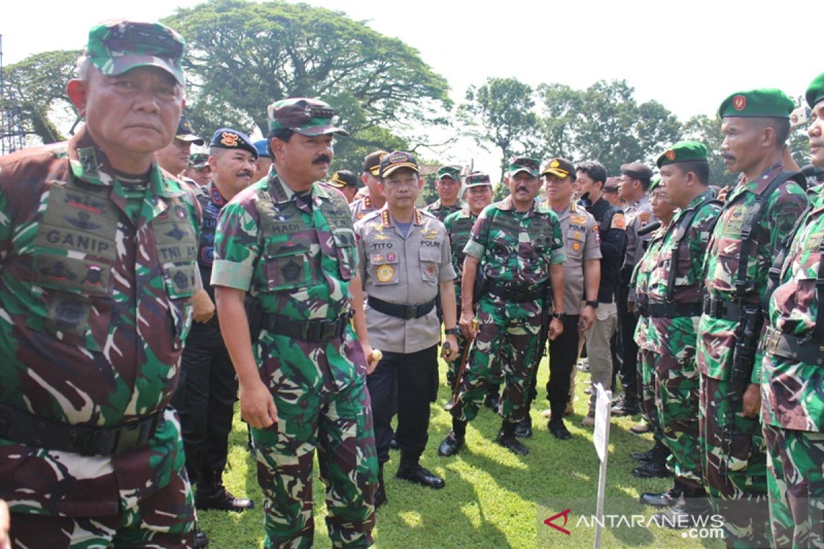 Panglima TNI dan Kapolri hadiri Apel Pengamanan Pemilu di Karanganyar