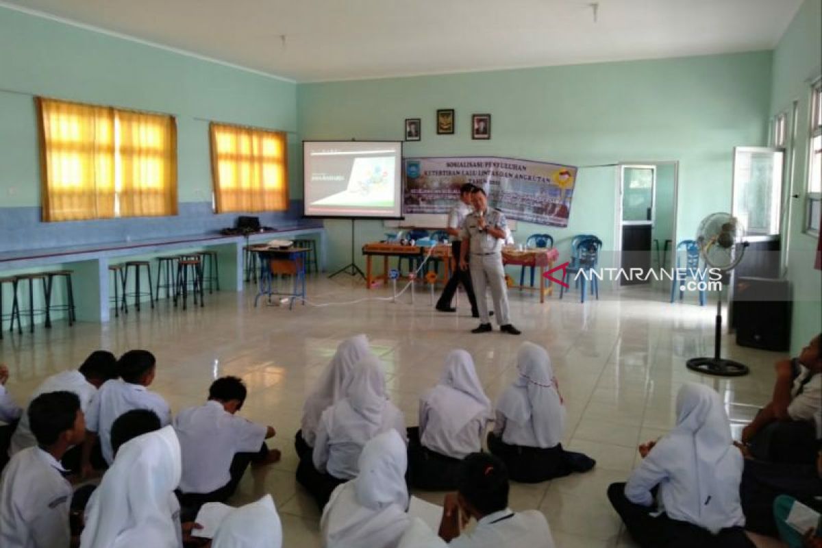 Jasa Raharja Maluku salurkan bantuan pendidikan