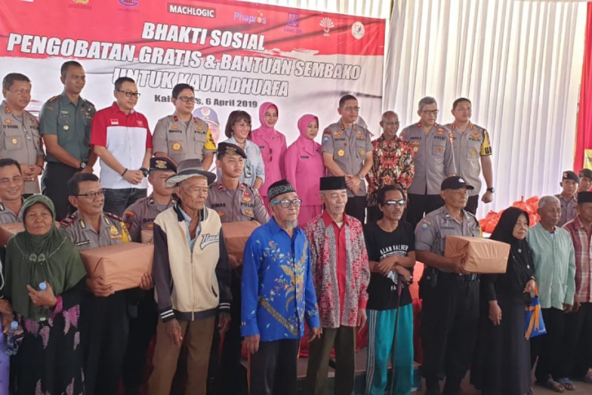 Polri gelar pengobatan gratis untuk 1000 kaum duafa di Kalideres