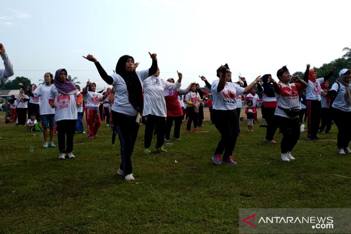 Balad Jokowi : Kampanye tak perlu menghujat, Goyang jempol juga gembira