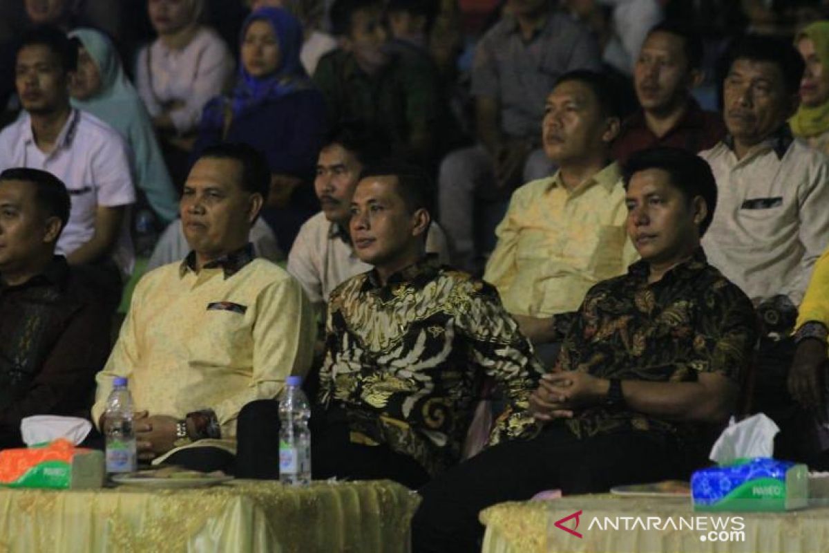 Bupati Paluta: Dadang Darmawan adalah abang sekaligus guru politik